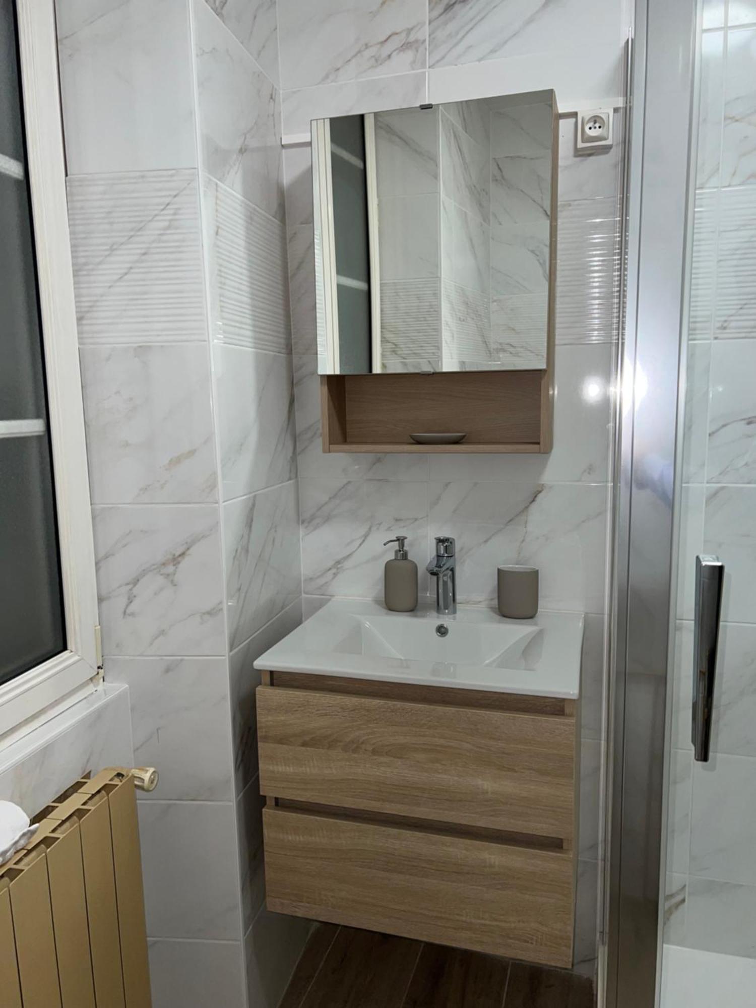 Appartement Dijon Le Zola, Avec Parking Prive Sur Demande Payant Sur Place Luaran gambar